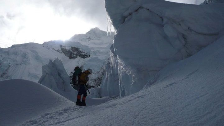 Carla_Perez_Ruales_Ecuador_Montañista_Chopicalqui